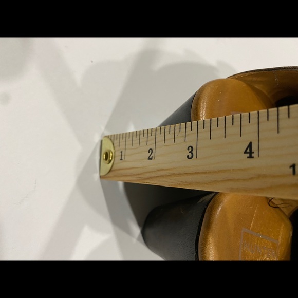 Hunter leather cognac women’s gold studded clogs - Picture 3 of 15